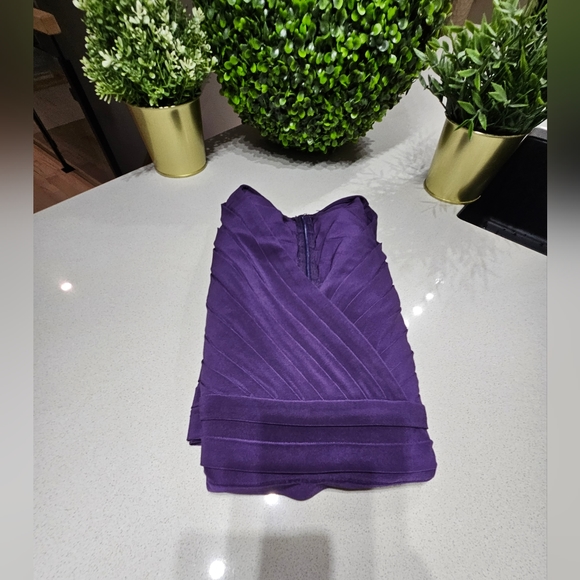 Jolie robe cocktail pourpre unie de longueur midi - Picture 4 of 8